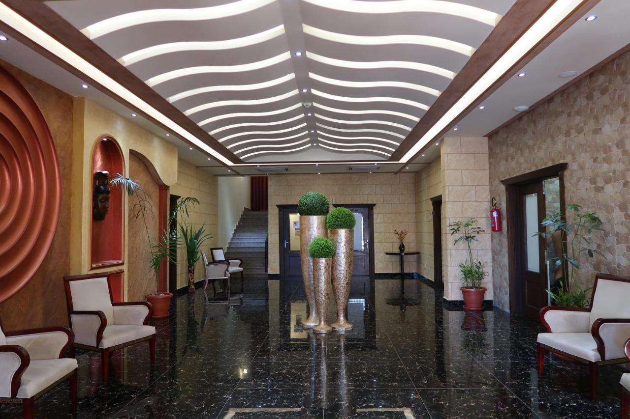 Boulevard Palace Hotel Monrovia Exteriér fotografie