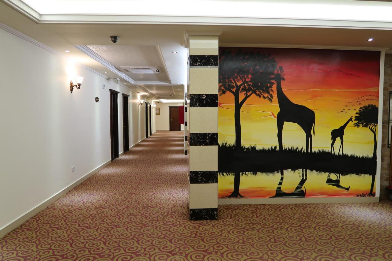 Boulevard Palace Hotel Monrovia Exteriér fotografie