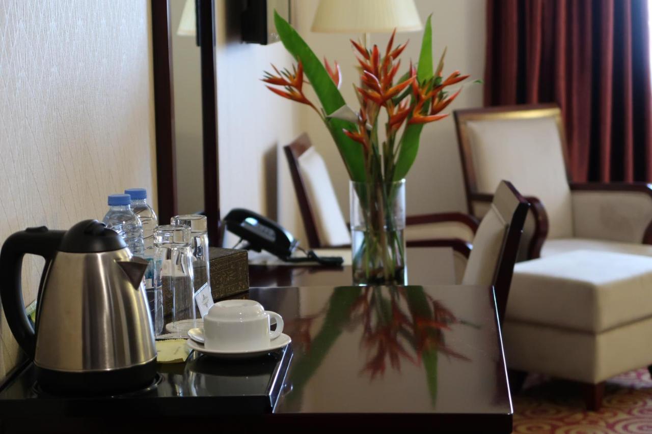 Boulevard Palace Hotel Monrovia Exteriér fotografie