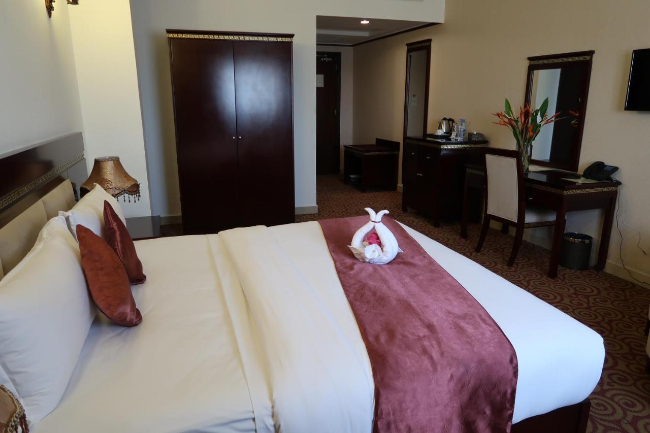 Boulevard Palace Hotel Monrovia Exteriér fotografie
